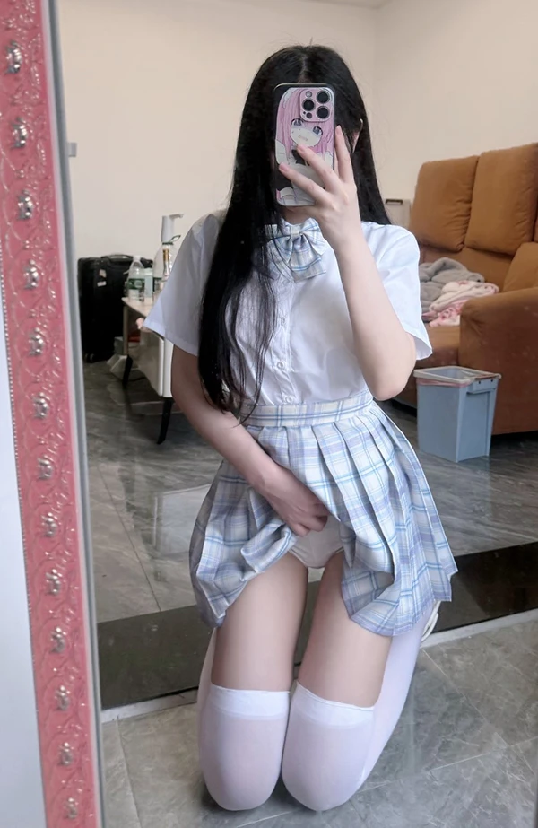 Cos白虎福利姬@武汉