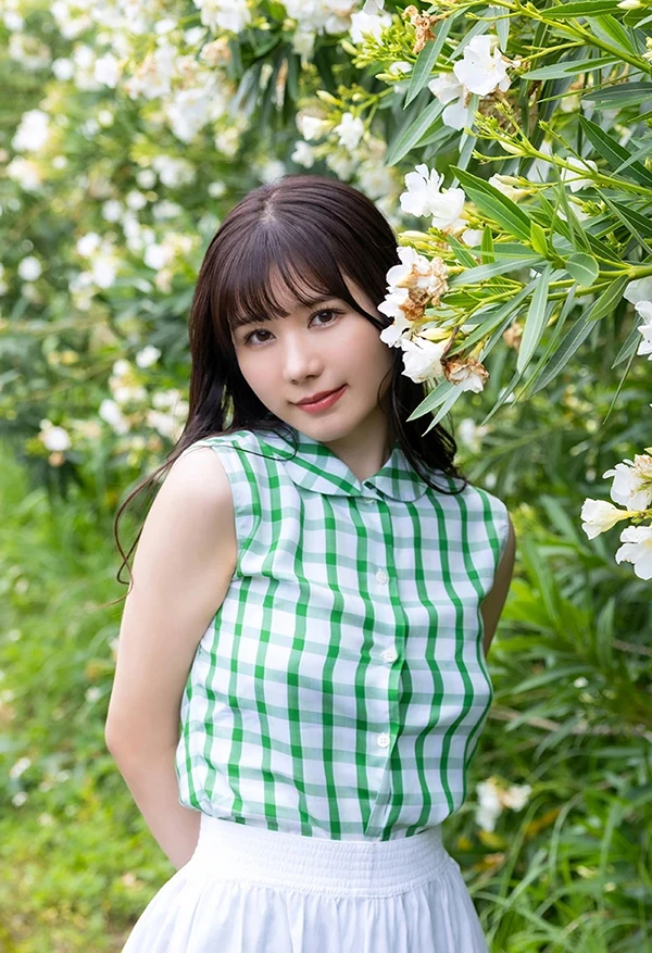 俏丽小美女五日市芽依比基尼沙滩无圣光图集